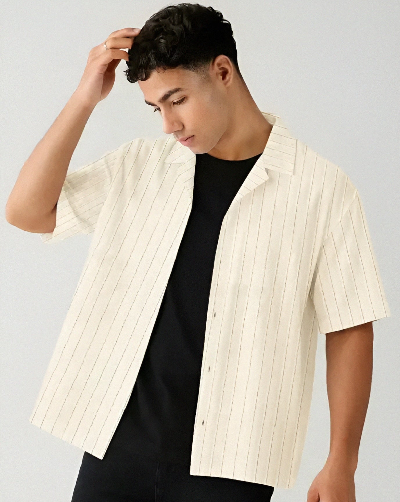 Jumps cute men's textured line collared nack half sleeve cotton blend cream shirt